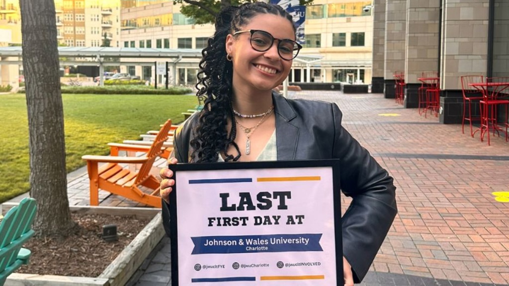 Sija Headrick '25