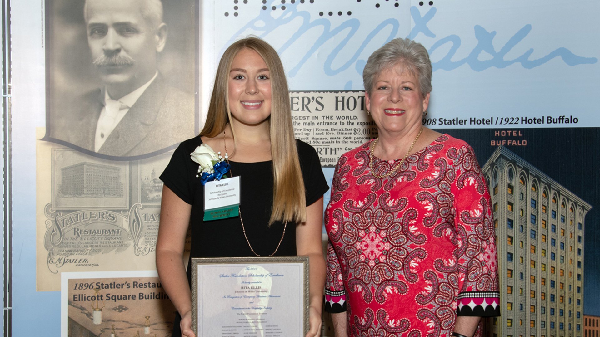 Rita Ellis accepting the Statler Foundation Scholarship of Excellence, with Associate Professor Leslie Kosky.