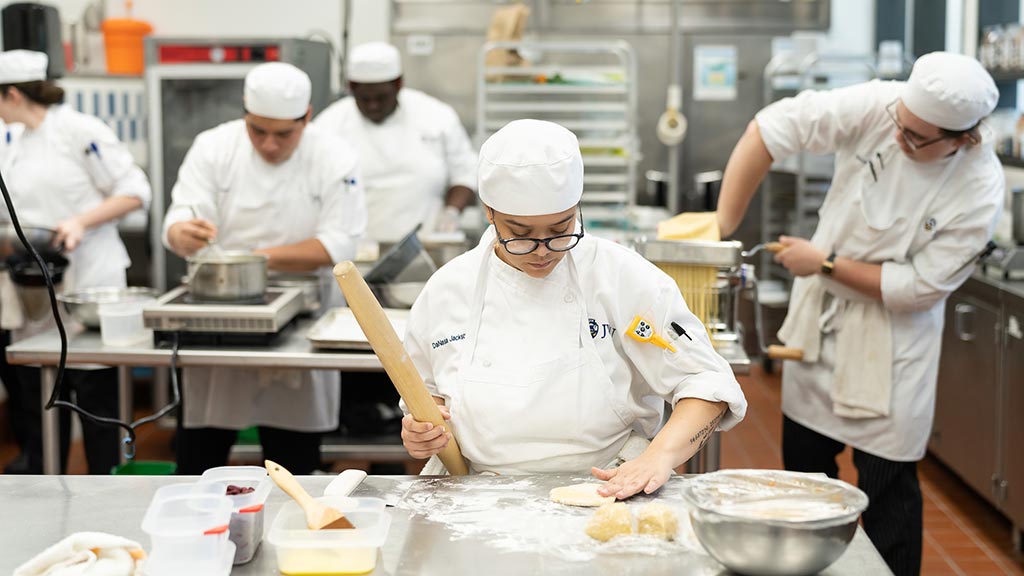 culinary students preparing food