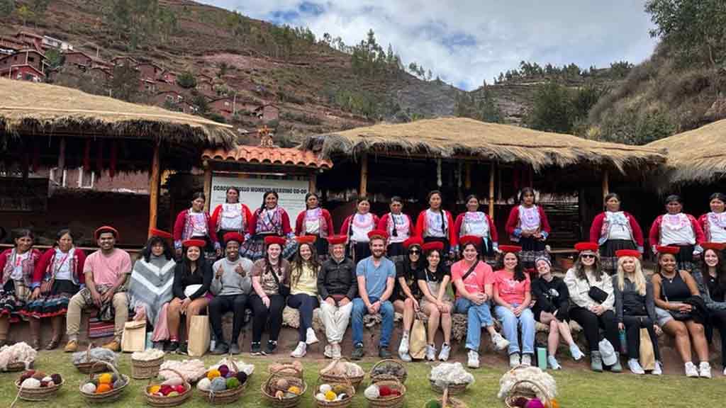 A women’s weaving group in Huancalli that made clothing from Alpaca wool