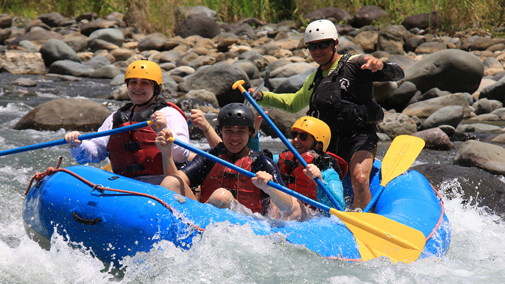 Students white water rafting in Costa Rica