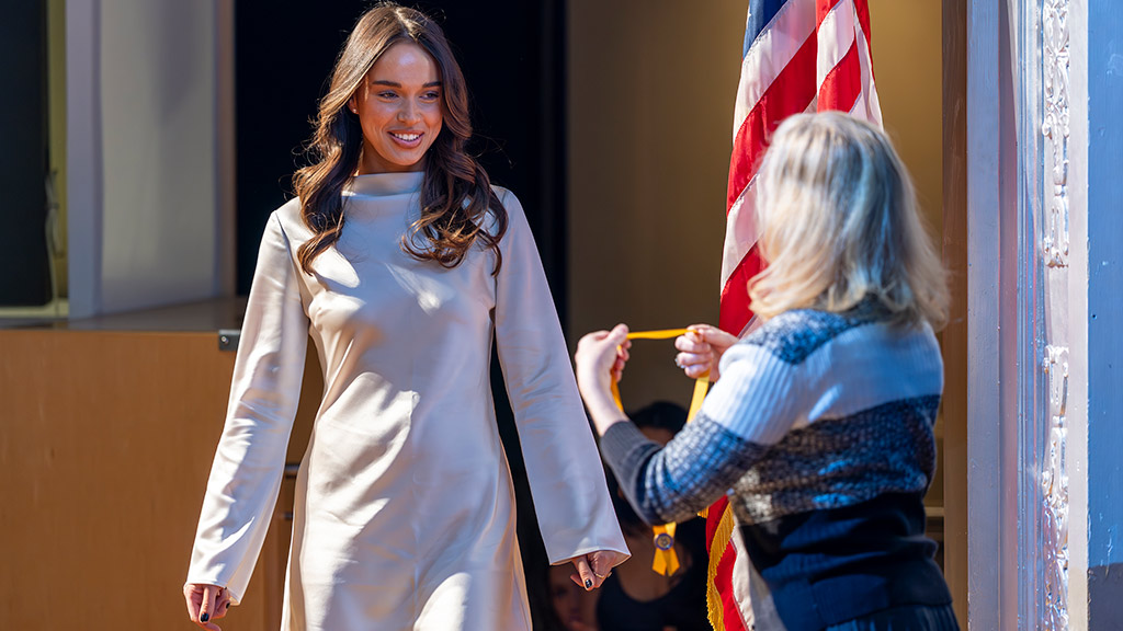 photo of Leah Leclerc '25 receiving her ABSN pin